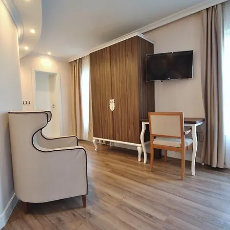 House 3*