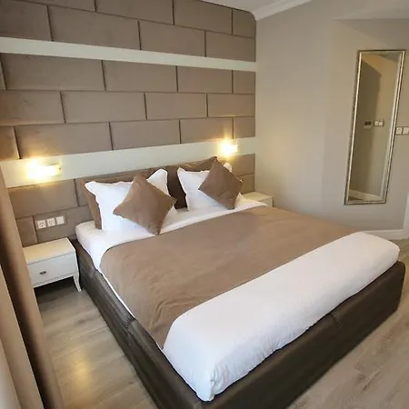 House 3*